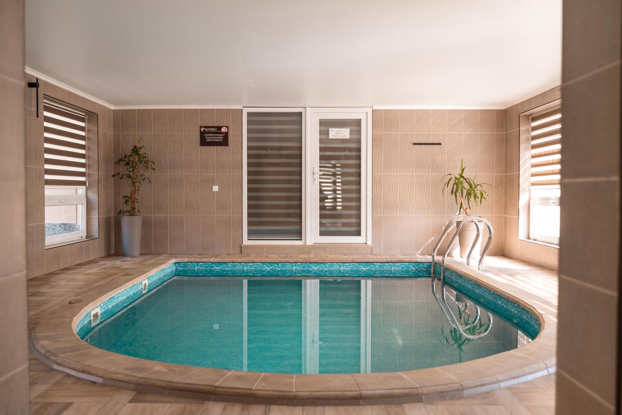 Hotel Butterfly Sadove 외부 사진