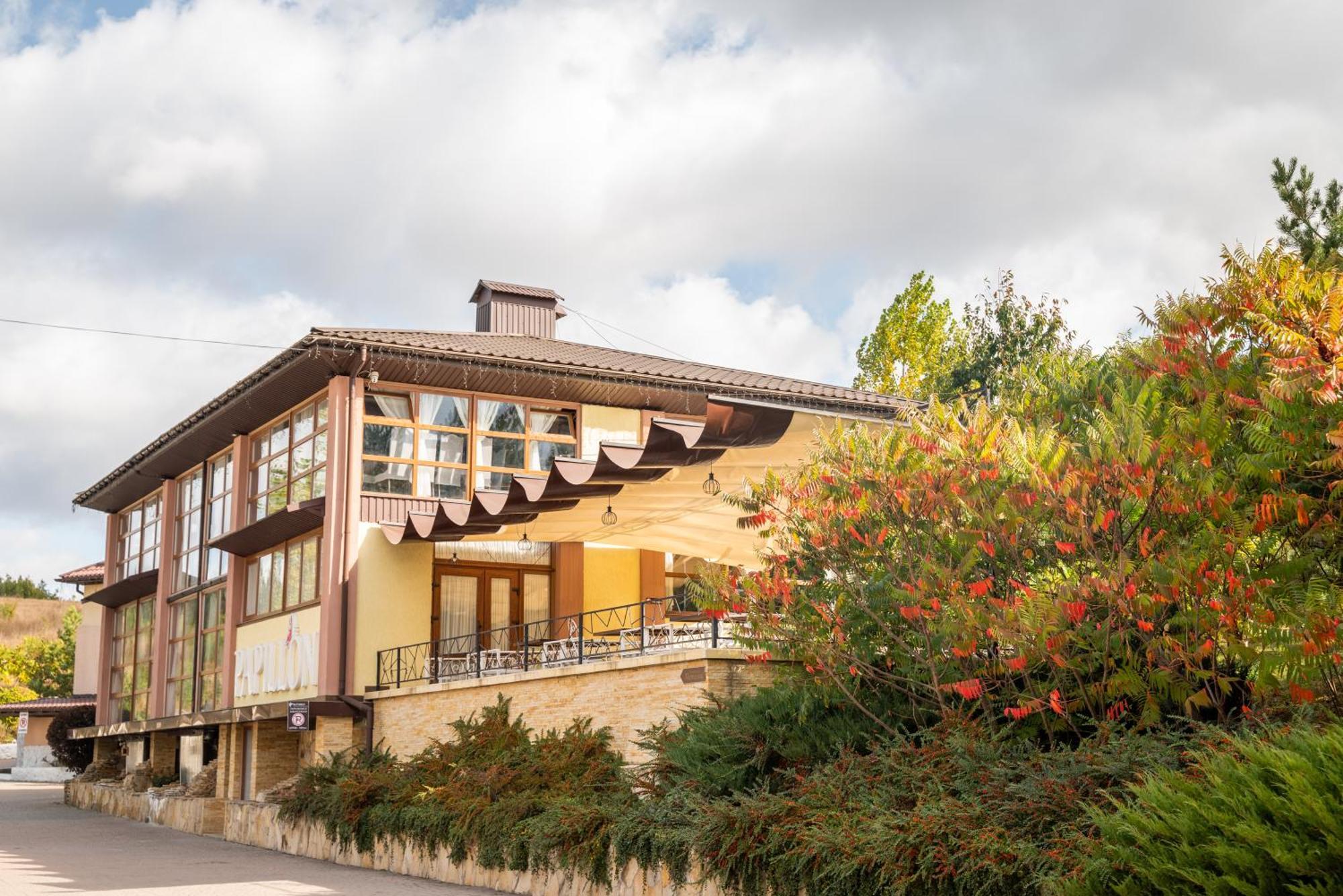 Hotel Butterfly Sadove 외부 사진