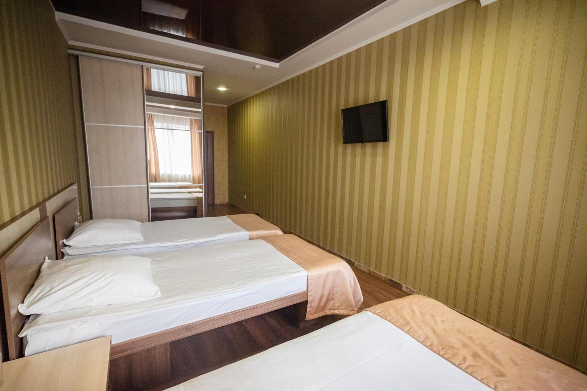 Hotel Butterfly Sadove 외부 사진