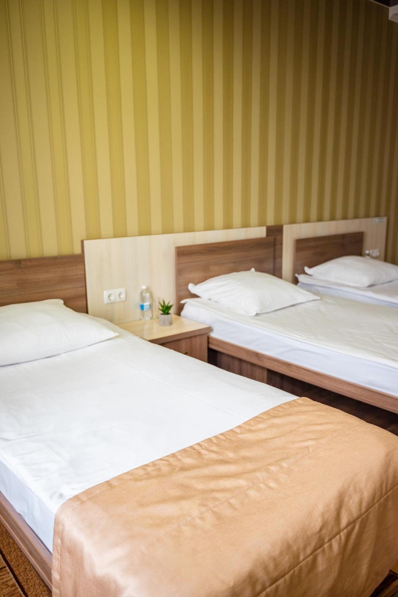 Hotel Butterfly Sadove 외부 사진